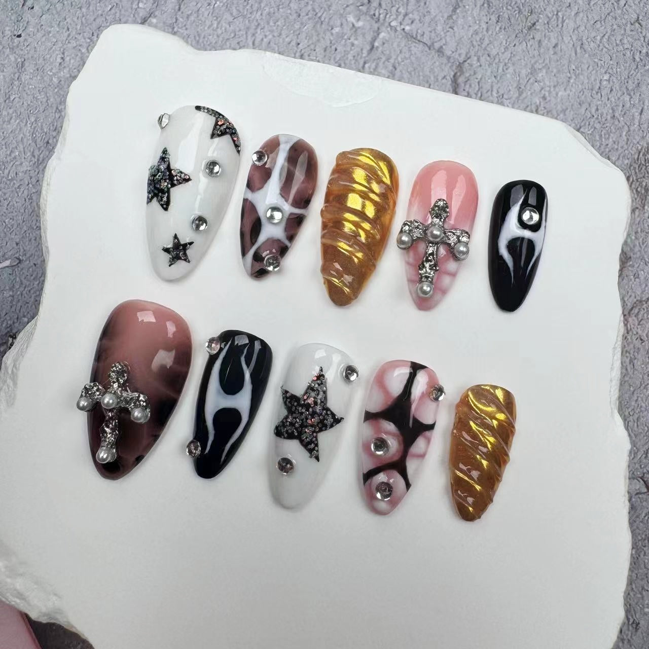 Handmade Nails/custom press on nails/party press on nails/Flakes for nails/wedding nails gift/Japanese nails/Long nails/Almond nails