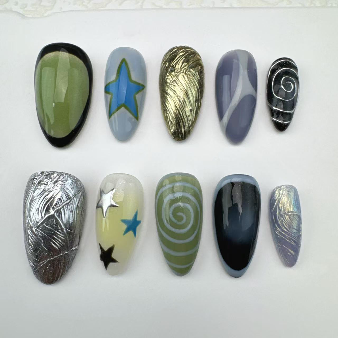 Handmade nails/custom press on nails/party press on nails/Flakes for nails/Beautiful nails gift/nail art/Long nails/Almond nails