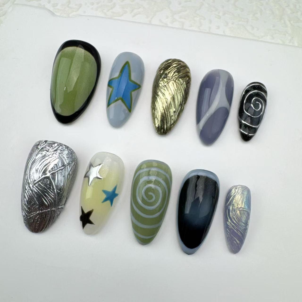 Handmade nails/custom press on nails/party press on nails/Flakes for nails/Beautiful nails gift/nail art/Long nails/Almond nails