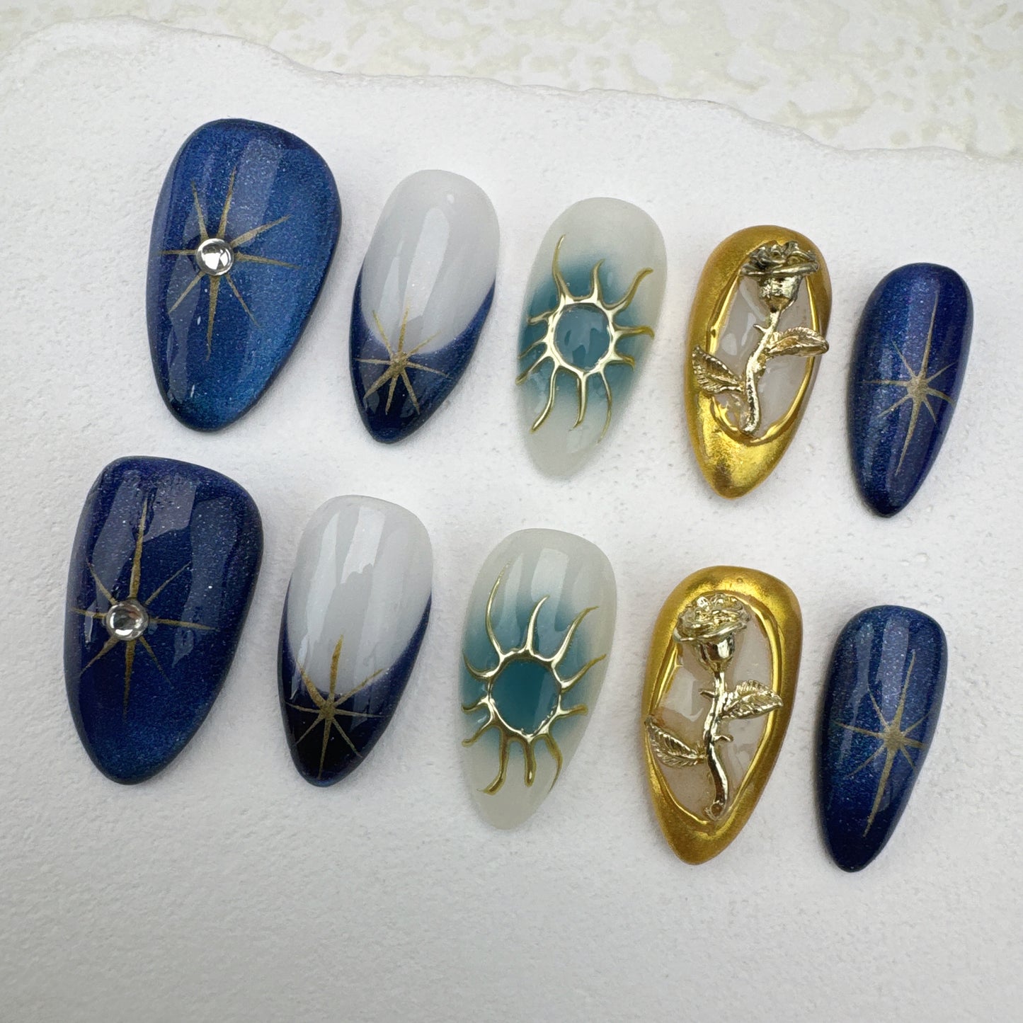 Handmade nails/custom press on nails/party press on nails/Flakes for nails/Beautiful nails gift/nail art/Long nails/Almond nails