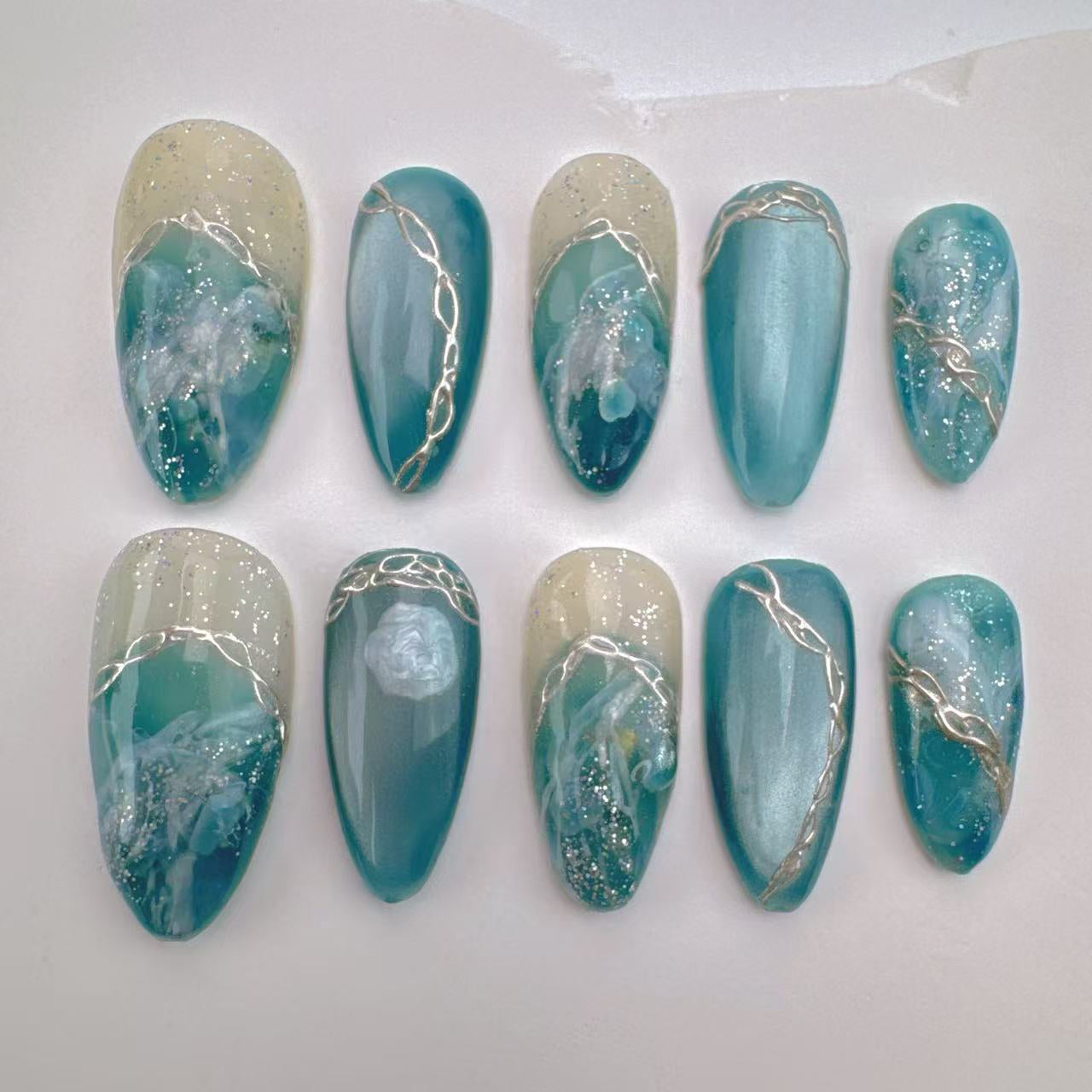 Handmade Nails/custom press on nails/party press on nails/Flakes for nails/Beautiful nails gift/nail art/Long nails/Almond nails