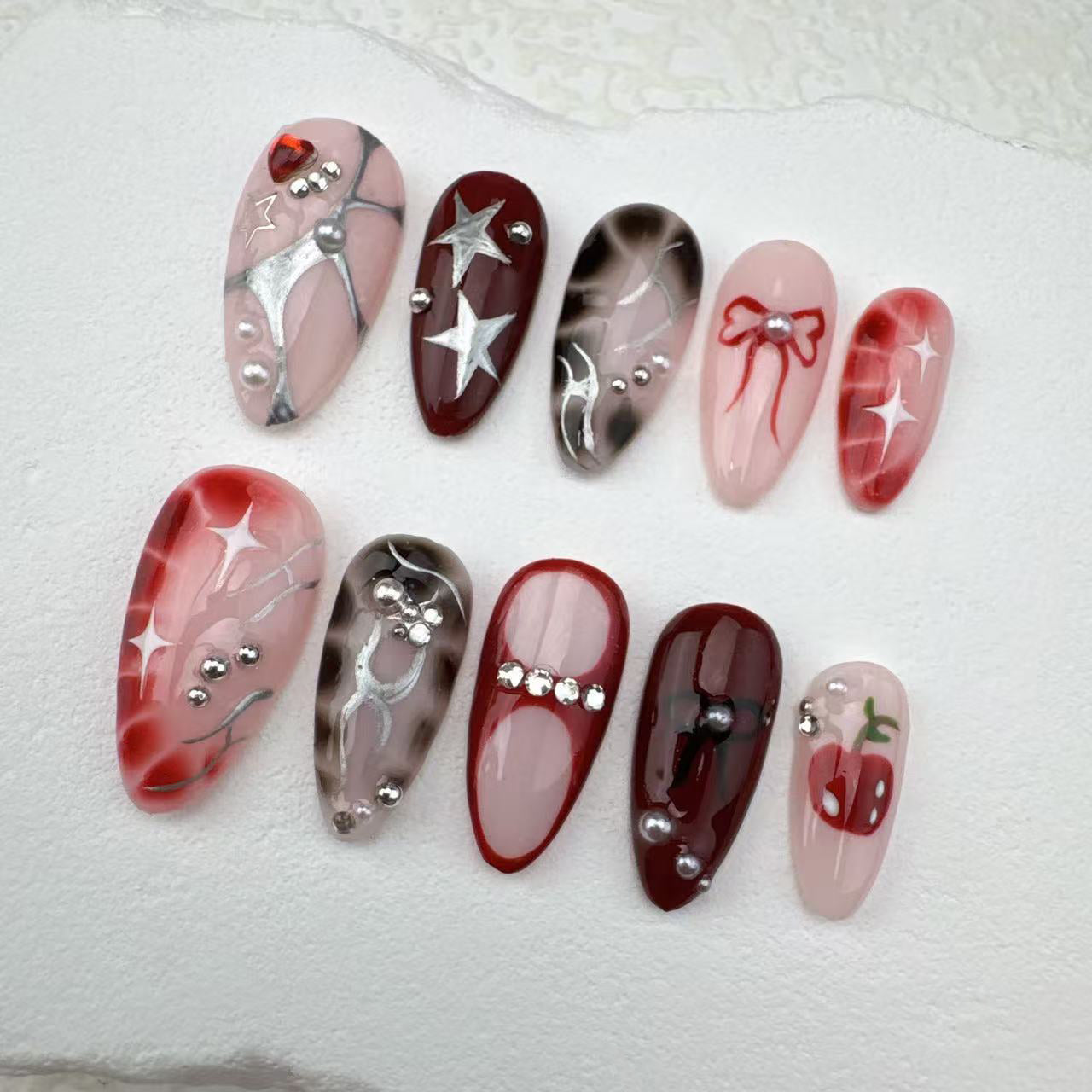 Handmade nails/custom press on nails/party press on nails/Flakes for nails/Beautiful nails gift/nail art/Long nails/Almond nails
