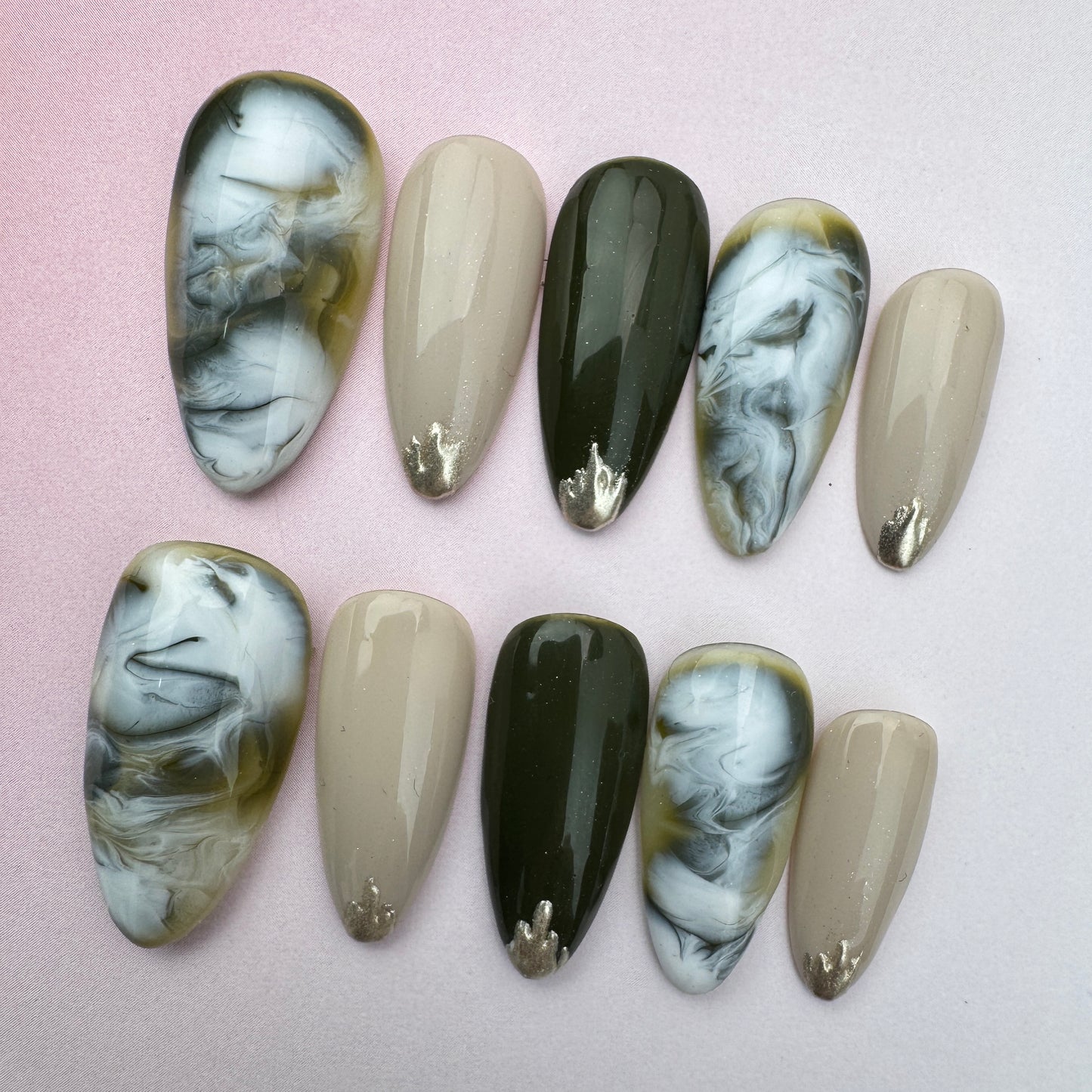 Cute manicure, start your sweet fingertip journey