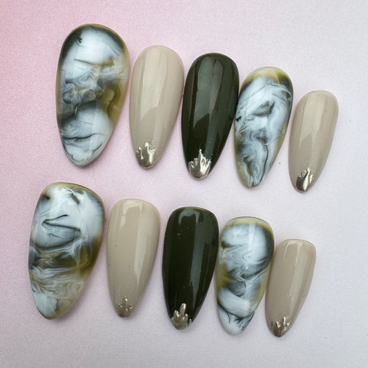 Cute manicure, start your sweet fingertip journey