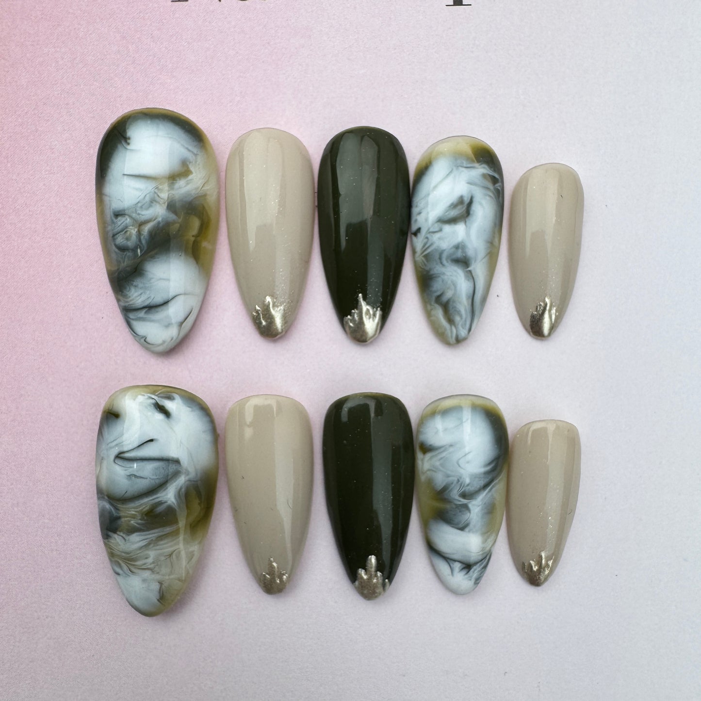 Cute manicure, start your sweet fingertip journey