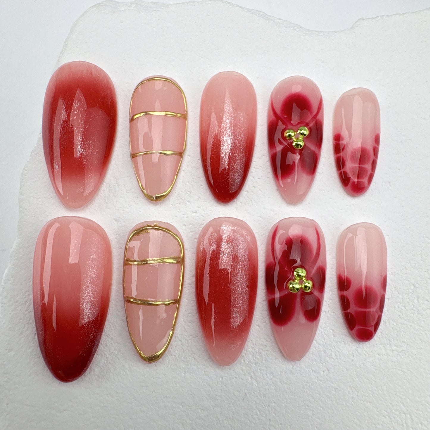 Handmade nails/custom press on nails/party press on nails/Flakes for nails/Beautiful nails gift/nail art/Long nails/Almond nails