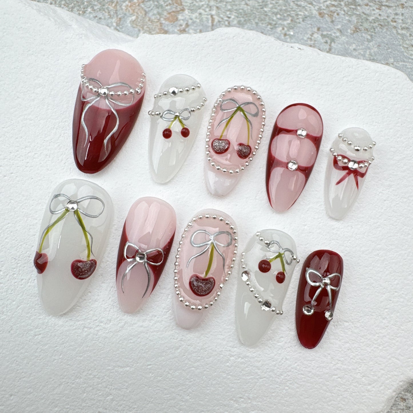 Handmade Nails/custom press on nails/party press on nails/Flakes for nails/Beautiful nails gift/nail art/Long nails/Almond nails