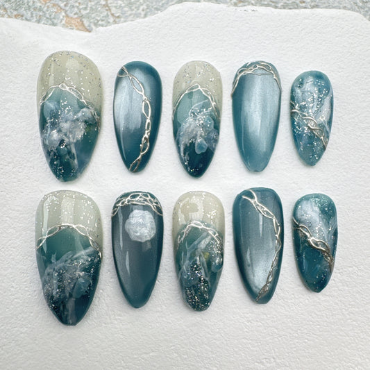 Handmade Nails/custom press on nails/party press on nails/Flakes for nails/Beautiful nails gift/nail art/Long nails/Almond nails
