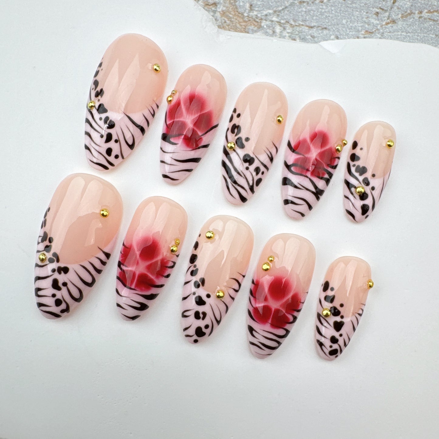 Handmade Nails/custom press on nails/party press on nails/Flakes for nails/Beautiful nails gift/nail art/Long nails/Almond nails