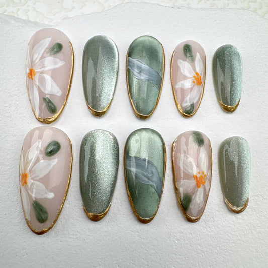 Handmade nails/custom press on nails/party press on nails/Flakes for nails/Beautiful nails gift/nail art/Long nails/Almond nails