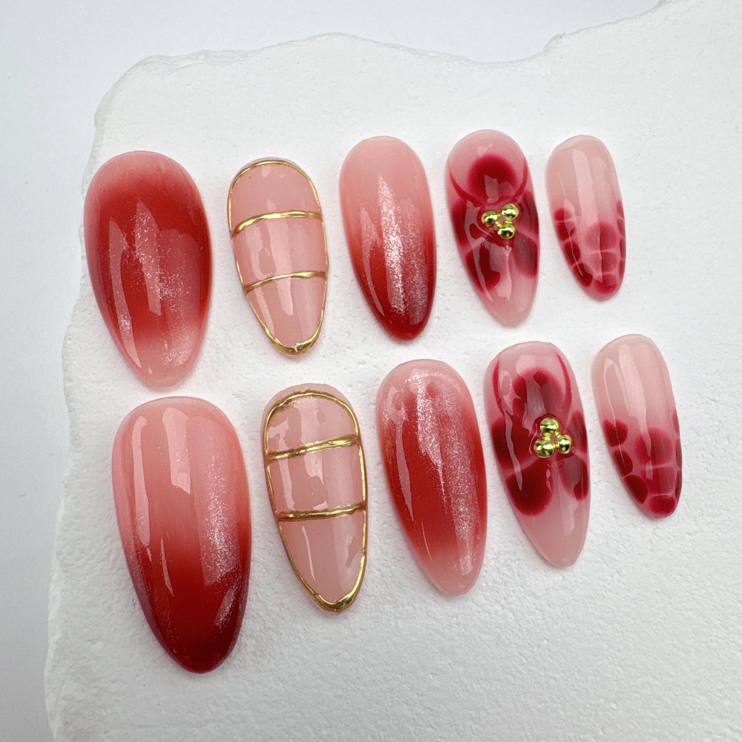 Handmade nails/custom press on nails/party press on nails/Flakes for nails/Beautiful nails gift/nail art/Long nails/Almond nails