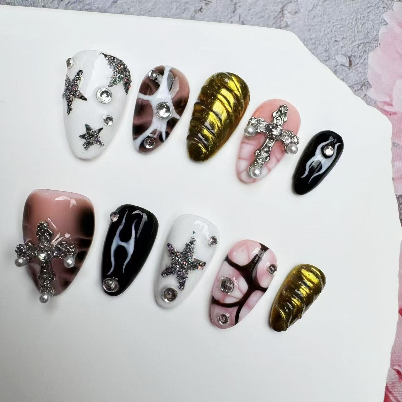 Handmade Nails/custom press on nails/party press on nails/Flakes for nails/wedding nails gift/Japanese nails/Long nails/Almond nails