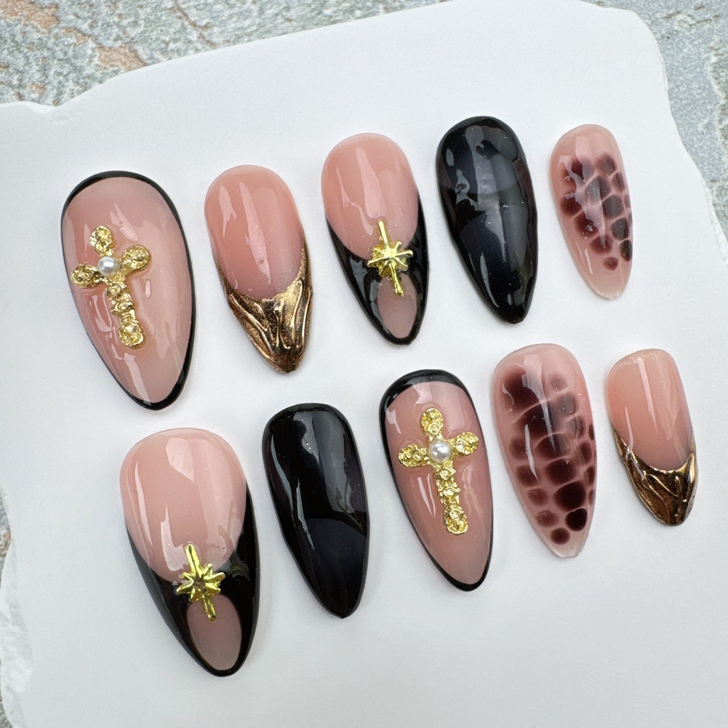 Handmade Nails/custom press on nails/party press on nails/Flakes for nails/Beautiful nails gift/nail art/Long nails/Almond nails