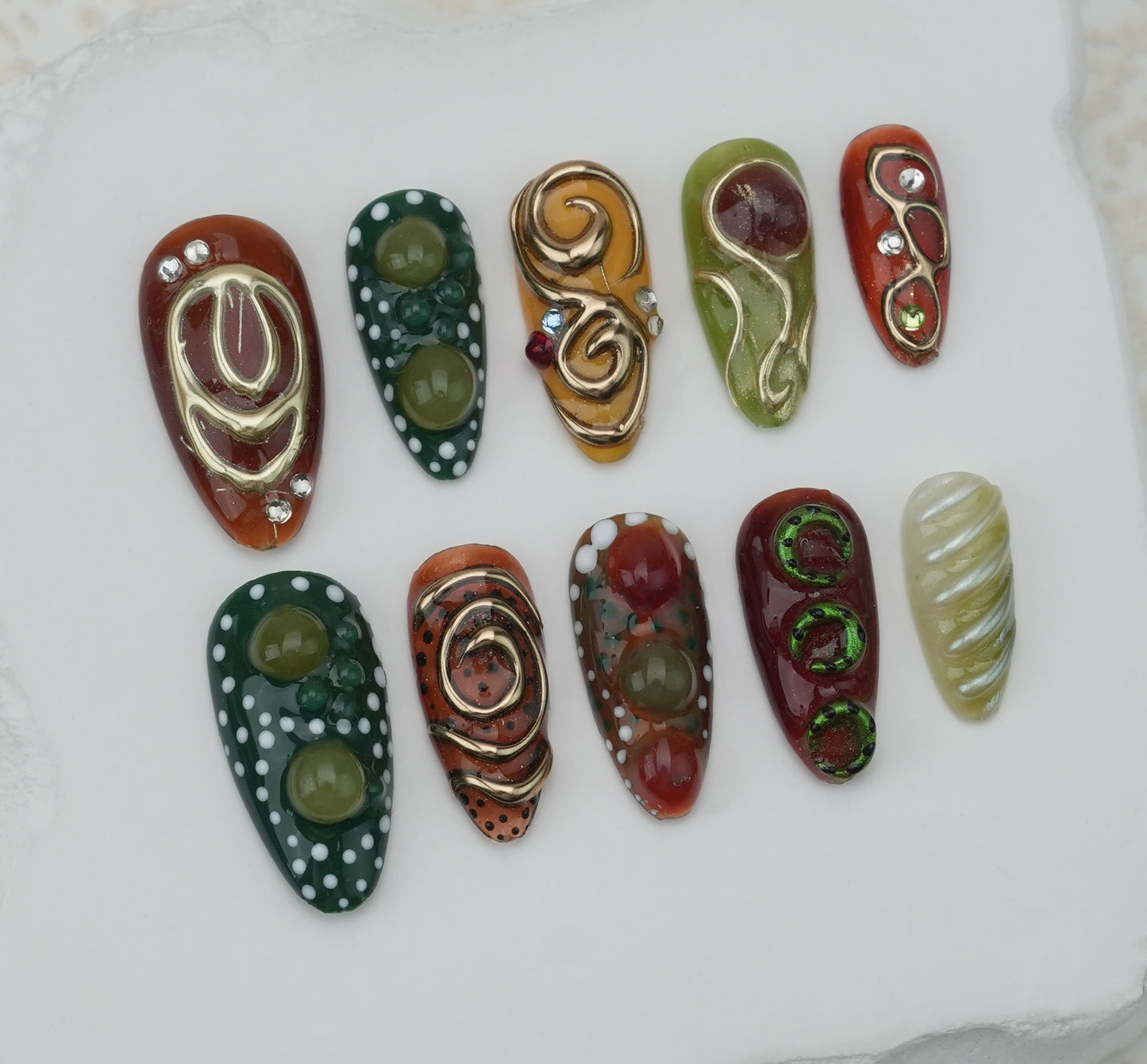 Handmade nails/custom press on nails/party press on nails/Flakes for nails/Beautiful nails gift/nail art/Long nails/Almond nails