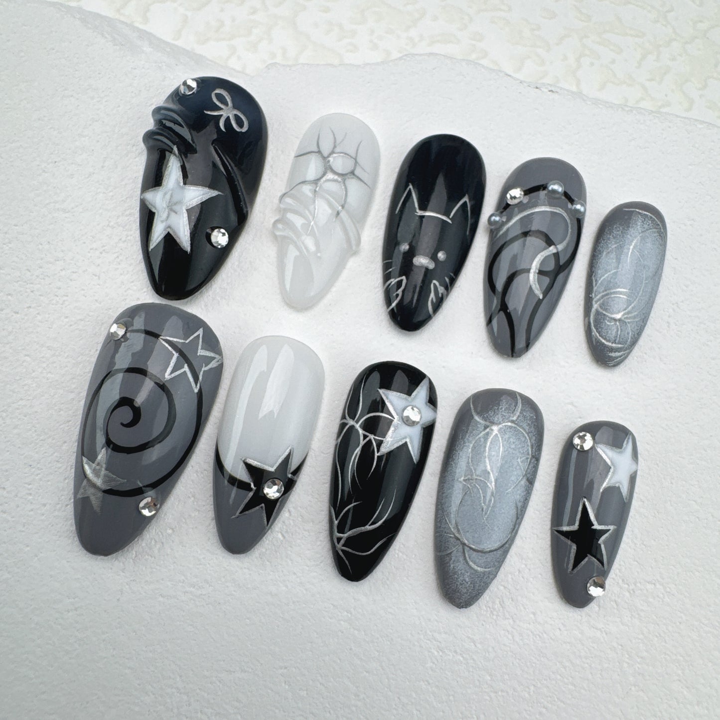 Handmade nails/custom press on nails/party press on nails/Flakes for nails/Beautiful nails gift/nail art/Long nails/Almond nails