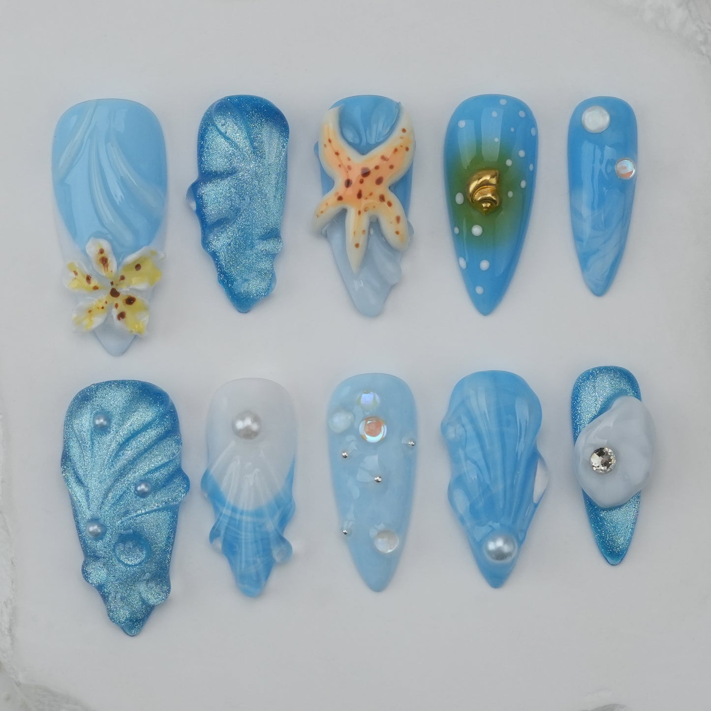 Handmade nails/custom press on nails/party press on nails/Flakes for nails/Beautiful nails gift/nail art/Long nails/Almond nails