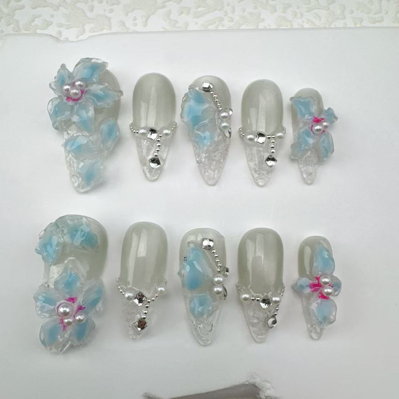 3D flower nails/custom press on nails/party press on nails/Flakes for nails/Beautiful nails gift/nail art/Long nails/Almond nails