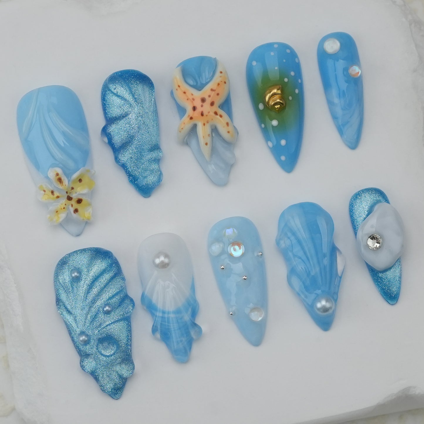 Handmade nails/custom press on nails/party press on nails/Flakes for nails/Beautiful nails gift/nail art/Long nails/Almond nails