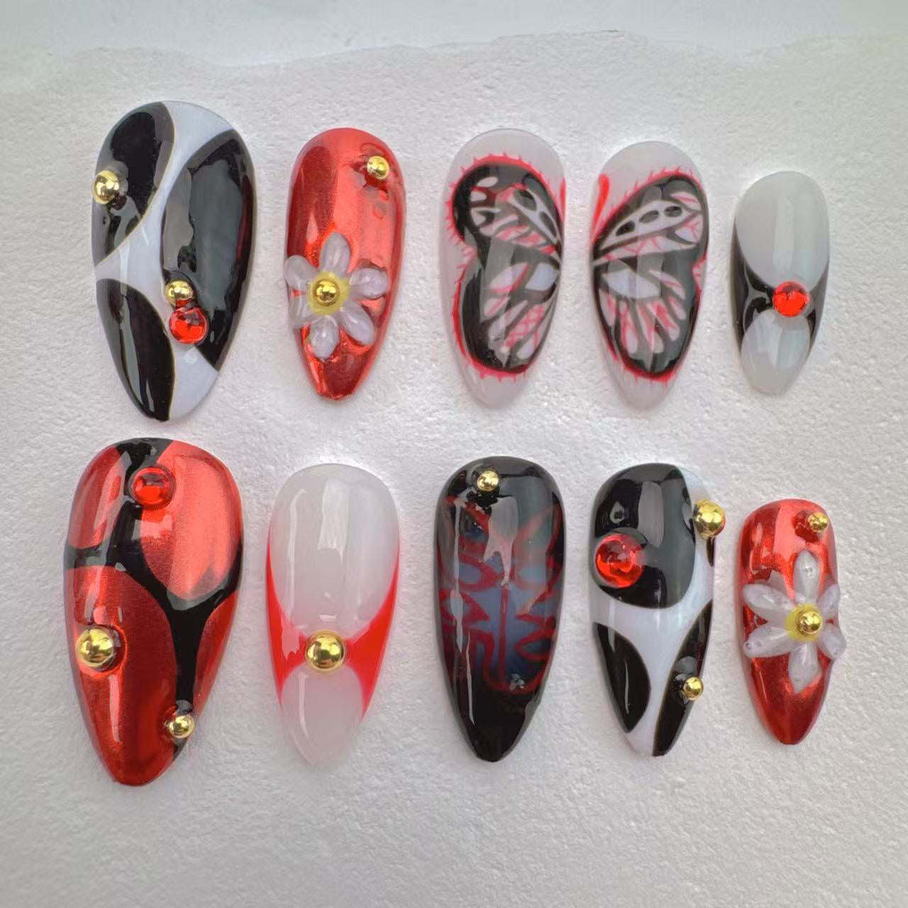 Handmade Nails/custom press on nails/party press on nails/Flakes for nails/Beautiful nails gift/nail art/Long nails/Almond nails